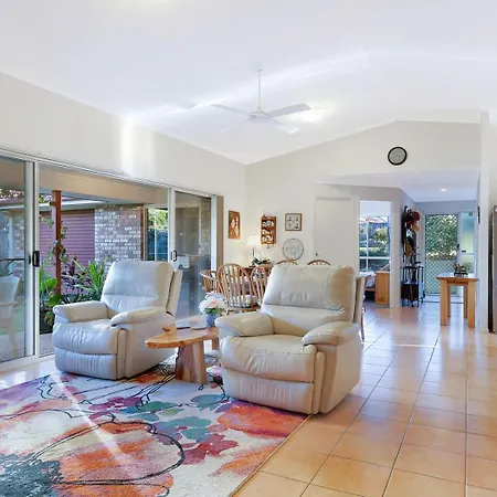 14 Guest S 4 Bedrooms 9 *