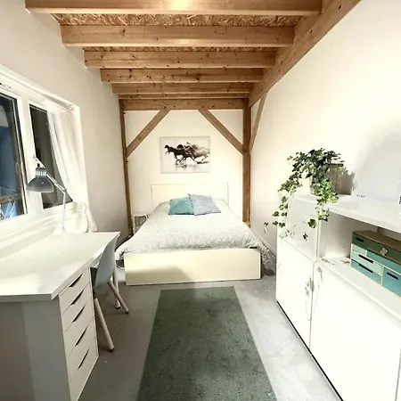 14 Guest S 4 Bedrooms 9 *